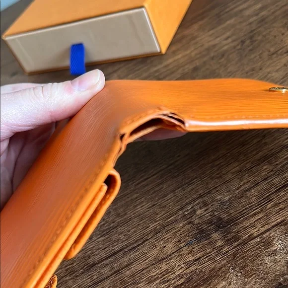 Louis Vuitton Orange Epi Bifold Wallet - Picture 11 of 15